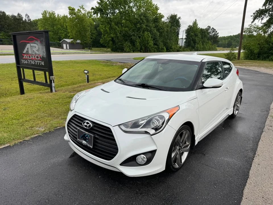 2013 Hyundai Veloster - Image 2 of 14