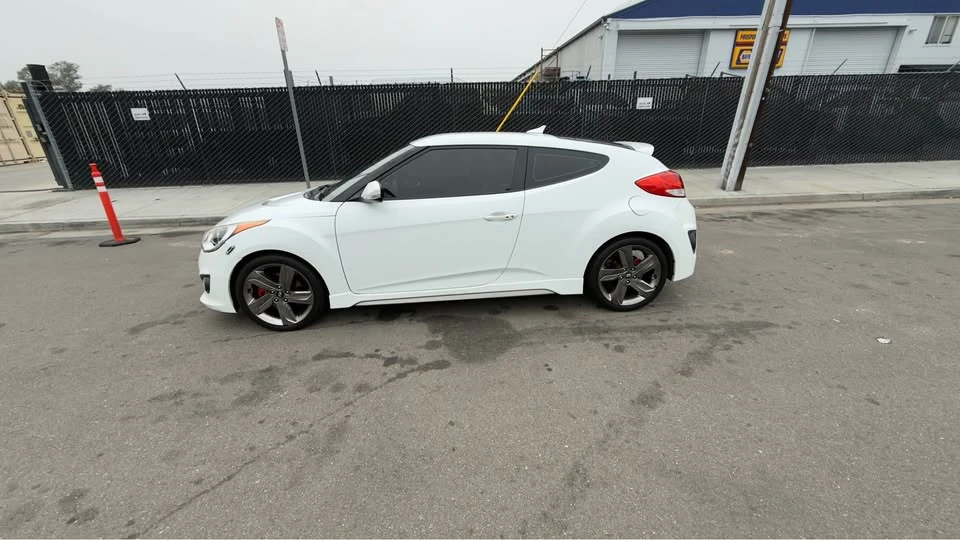 2013 Hyundai Veloster - Image 2 of 8