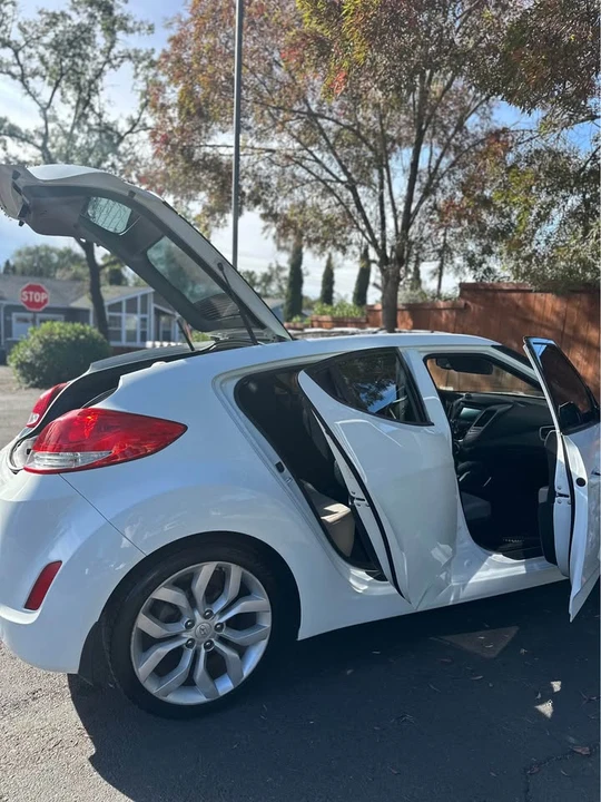 2013 Hyundai Veloster - Image 5 of 7