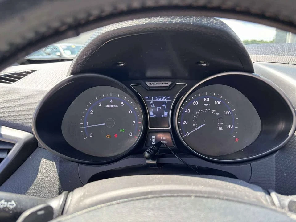 2013 Hyundai Veloster - Image 11 of 14