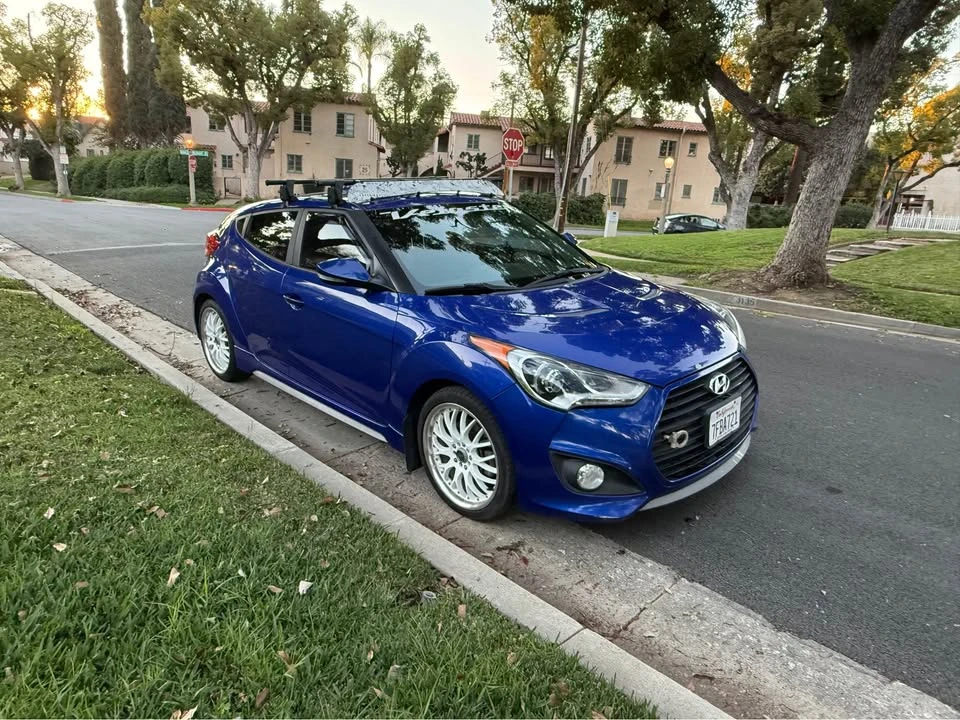 2013 Hyundai Veloster - Image 2 of 11
