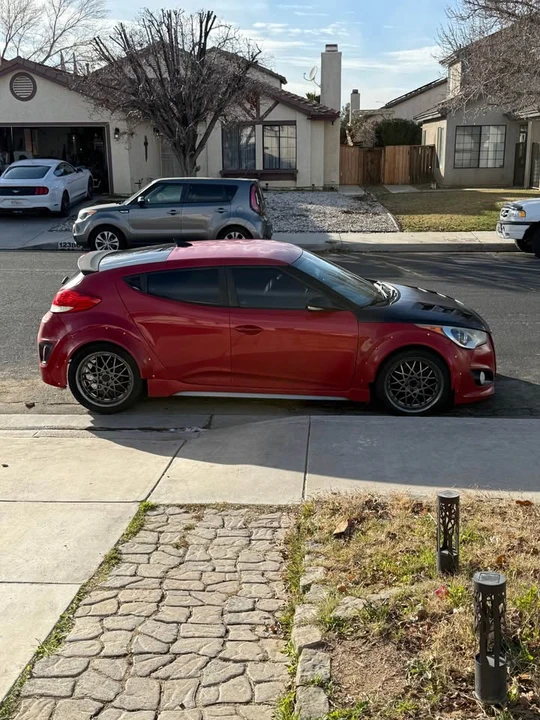 2013 Hyundai Veloster - Image 4 of 10