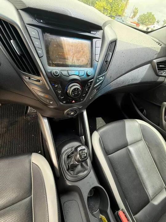 2013 Hyundai Veloster - Image 6 of 12
