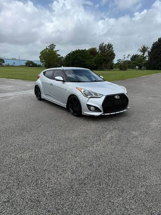 2013 Hyundai Veloster - Image 2 of 12
