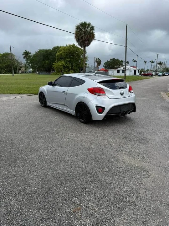 2013 Hyundai Veloster - Image 11 of 12