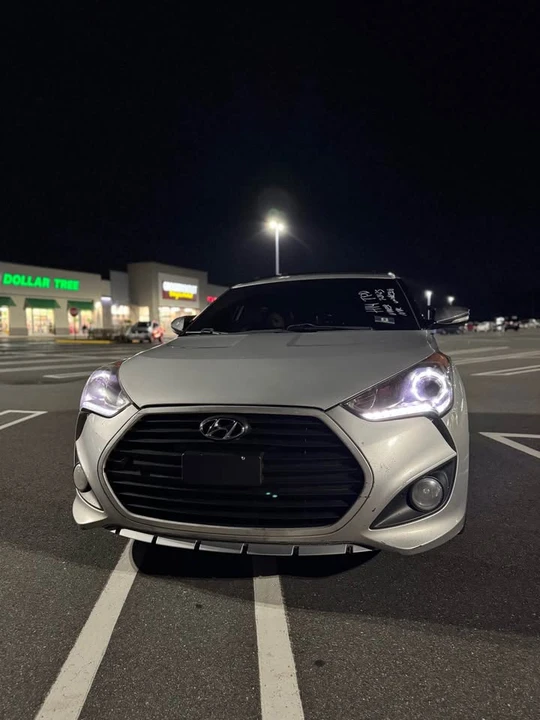 2013 Hyundai Veloster - Image 3 of 10