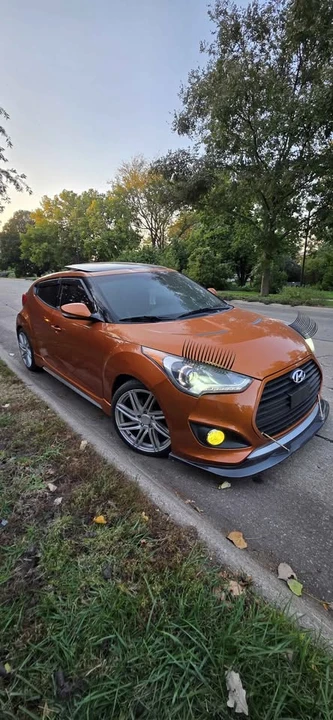 2013 Hyundai Veloster - Image 2 of 12