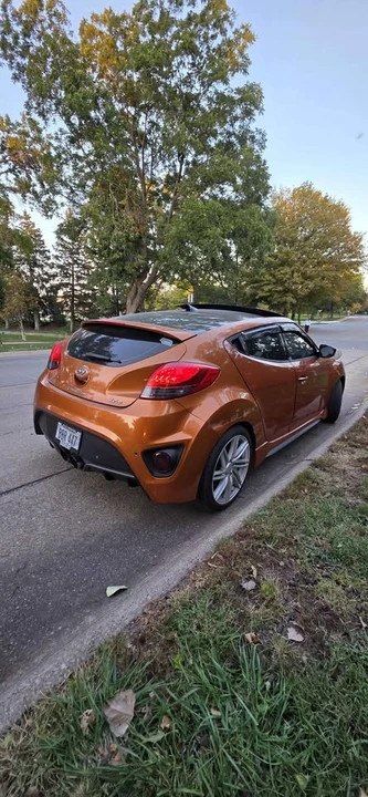 2013 Hyundai Veloster - Image 3 of 12