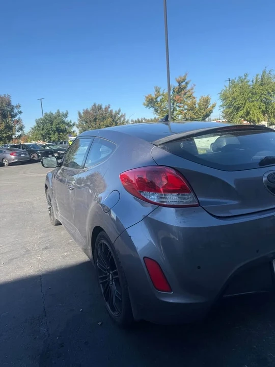 2013 Hyundai Veloster - Image 4 of 5
