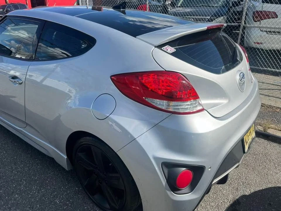 2013 Hyundai Veloster - Image 5 of 12
