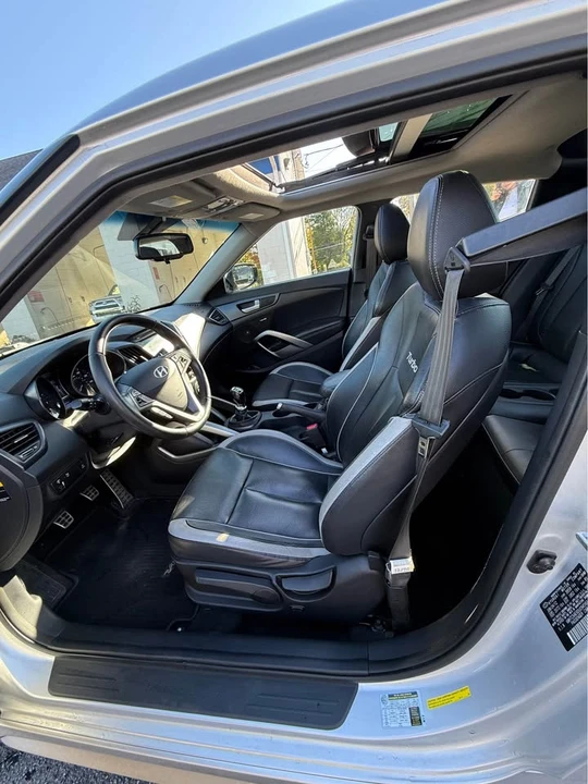 2013 Hyundai Veloster - Image 9 of 12