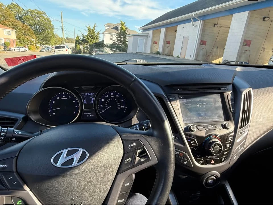 2013 Hyundai Veloster - Image 10 of 12