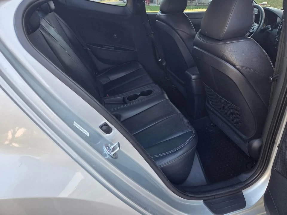2013 Hyundai Veloster - Image 6 of 14