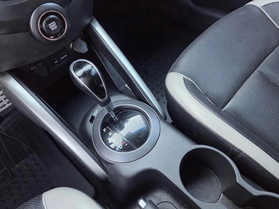 2013 Hyundai Veloster - Image 12 of 14