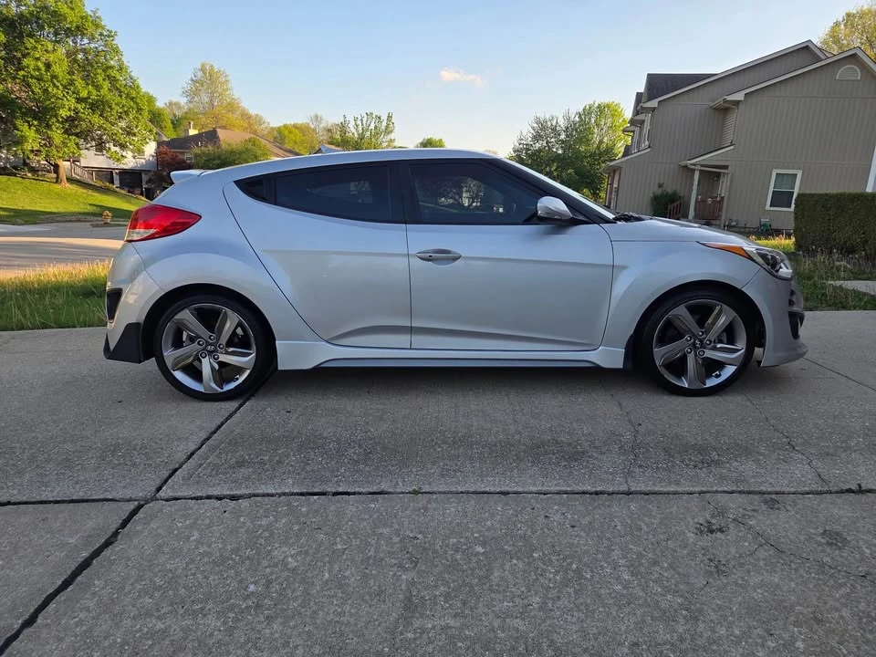 2013 Hyundai Veloster - Image 2 of 14