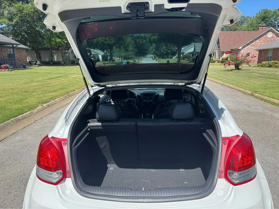 2013 Hyundai Veloster - Image 5 of 11