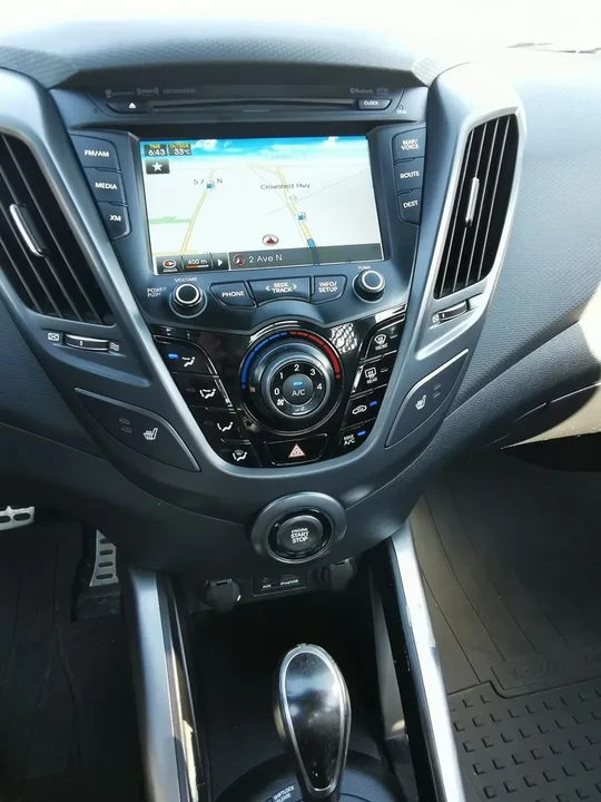 2013 Hyundai Veloster - Image 13 of 16