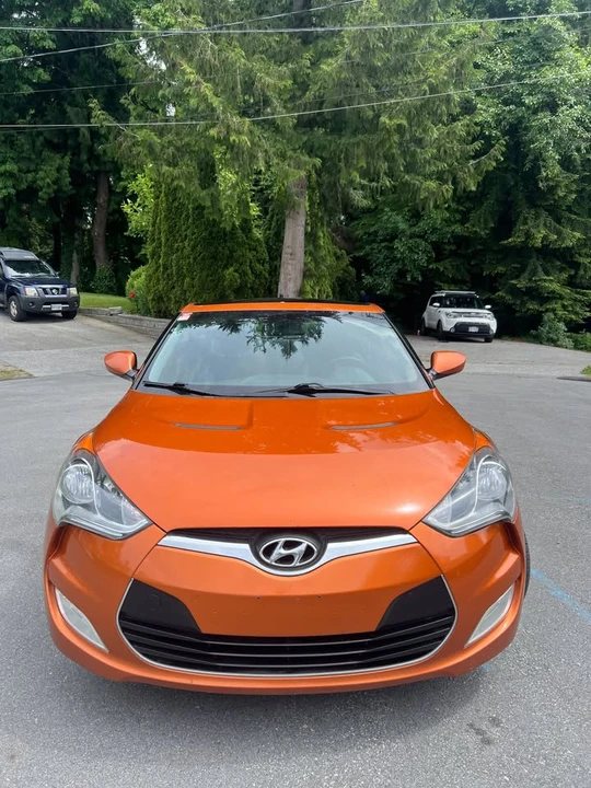 2013 Hyundai Veloster - Image 2 of 15