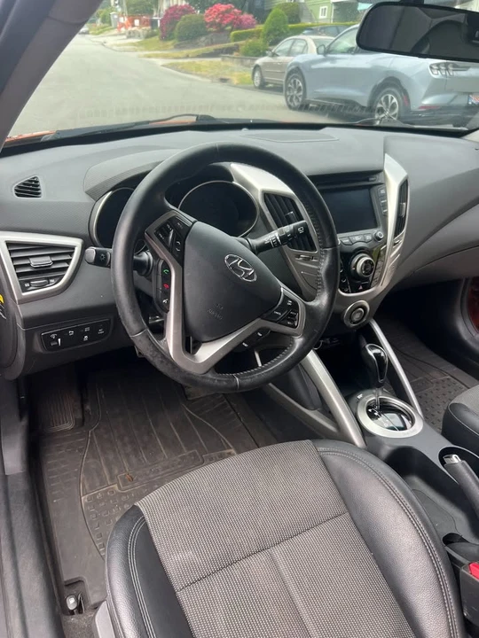 2013 Hyundai Veloster - Image 7 of 15