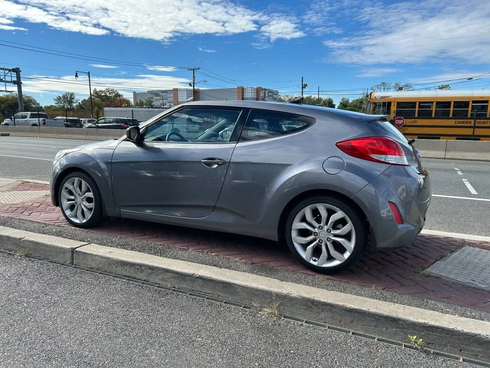 2013 Hyundai Veloster - Image 6 of 17