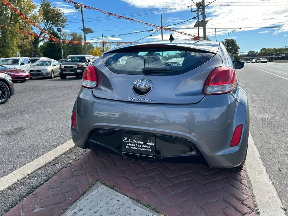 2013 Hyundai Veloster - Image 4 of 17