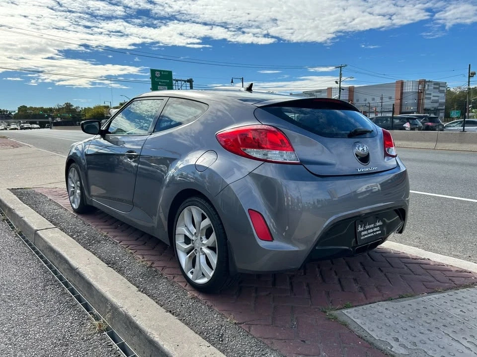 2013 Hyundai Veloster - Image 5 of 17