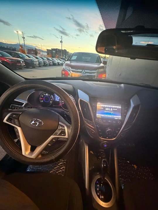 2013 Hyundai Veloster - Image 10 of 10