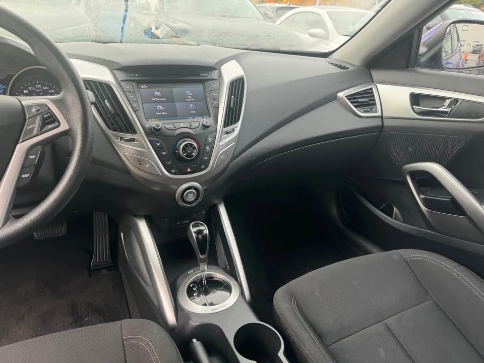 2013 Hyundai Veloster - Image 14 of 17