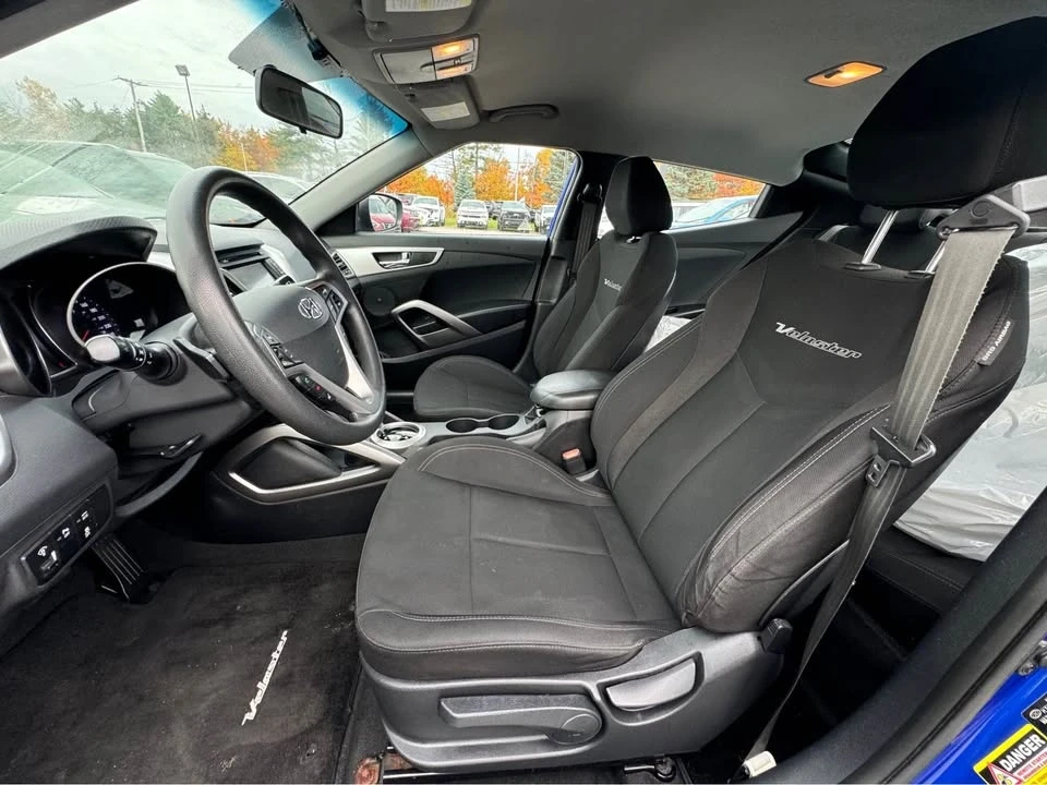 2013 Hyundai Veloster - Image 10 of 17