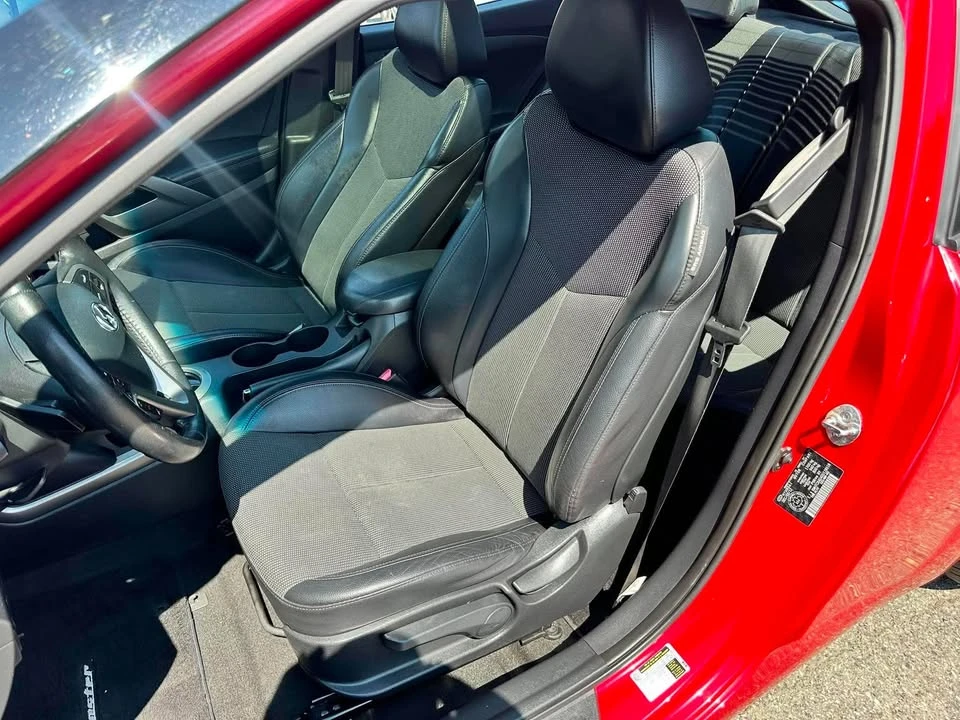 2013 Hyundai Veloster - Image 9 of 13