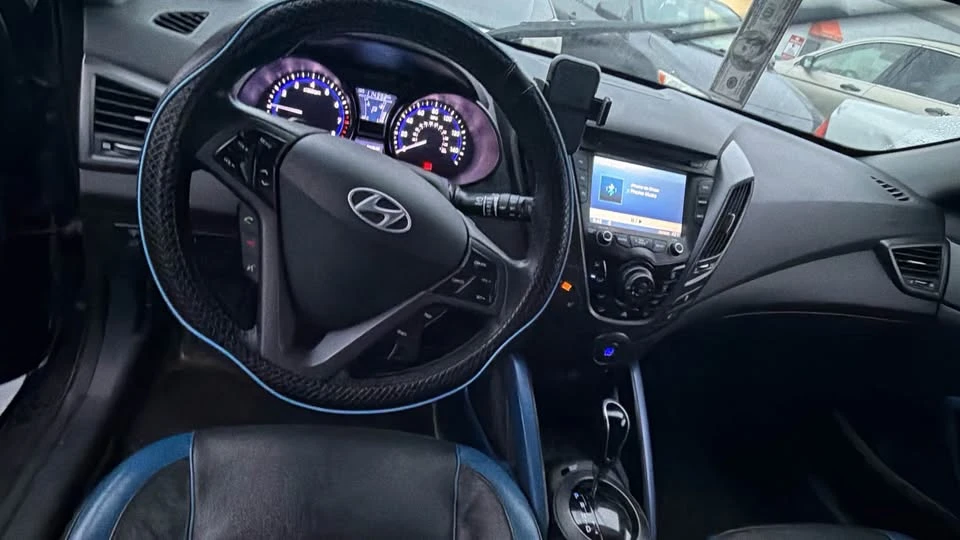 2013 Hyundai Veloster - Image 4 of 7
