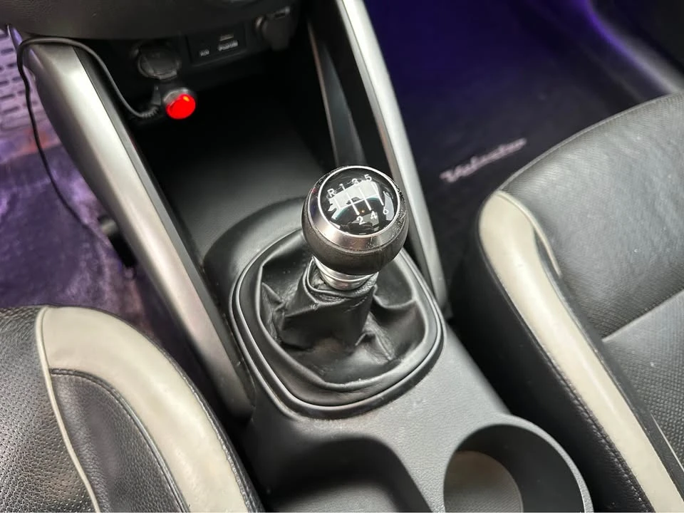 2013 Hyundai Veloster - Image 17 of 20