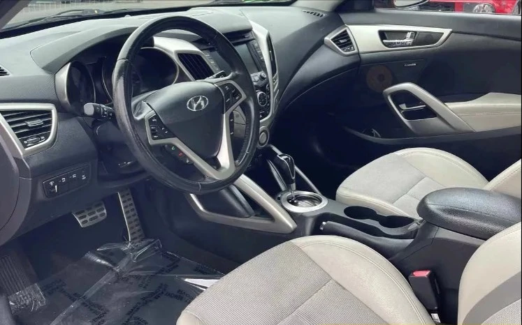 2013 Hyundai Veloster - Image 8 of 11