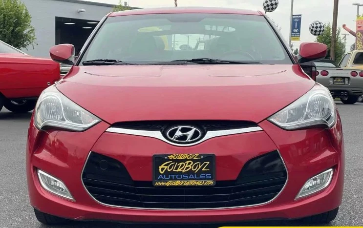 2013 Hyundai Veloster - Image 2 of 11