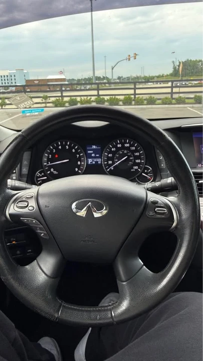 2013 Infiniti M/Q70 4th Gen - Image 9 of 10