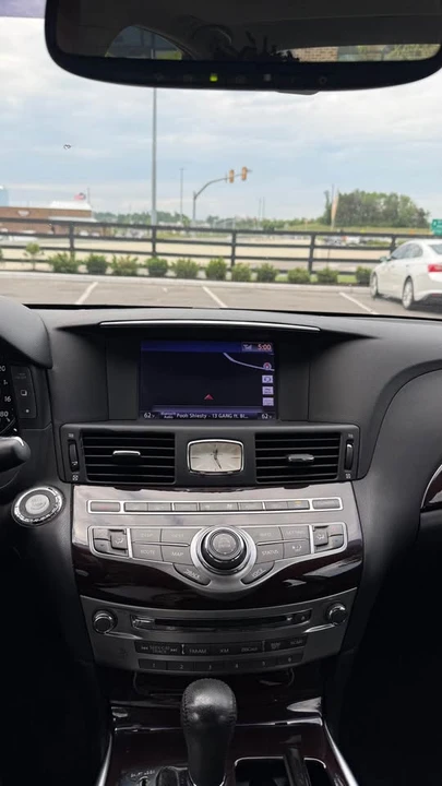 2013 Infiniti M/Q70 4th Gen - Image 10 of 10