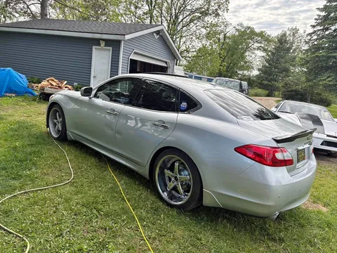 2013 Infiniti M37