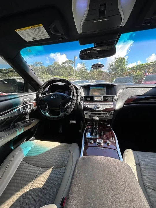 2013 Infiniti M/Q70 4th Gen - Image 8 of 10