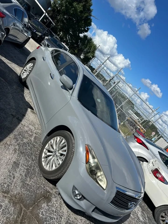2013 Infiniti M/Q70 4th Gen - Image 3 of 10