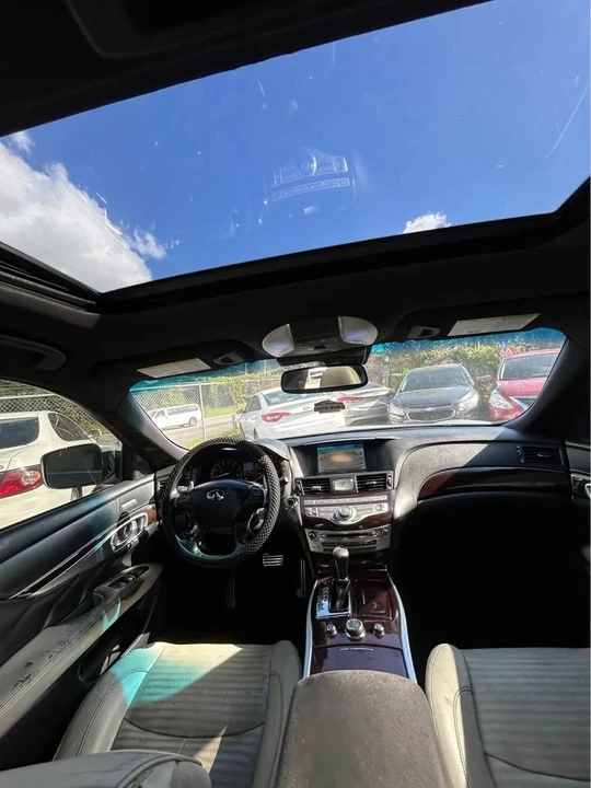 2013 Infiniti M/Q70 4th Gen - Image 9 of 10