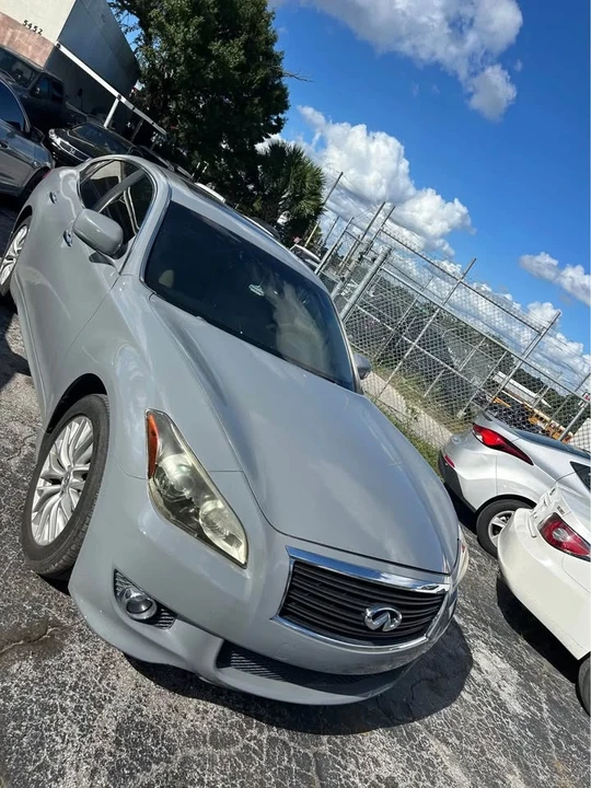 2013 Infiniti M/Q70 4th Gen - Image 3 of 10