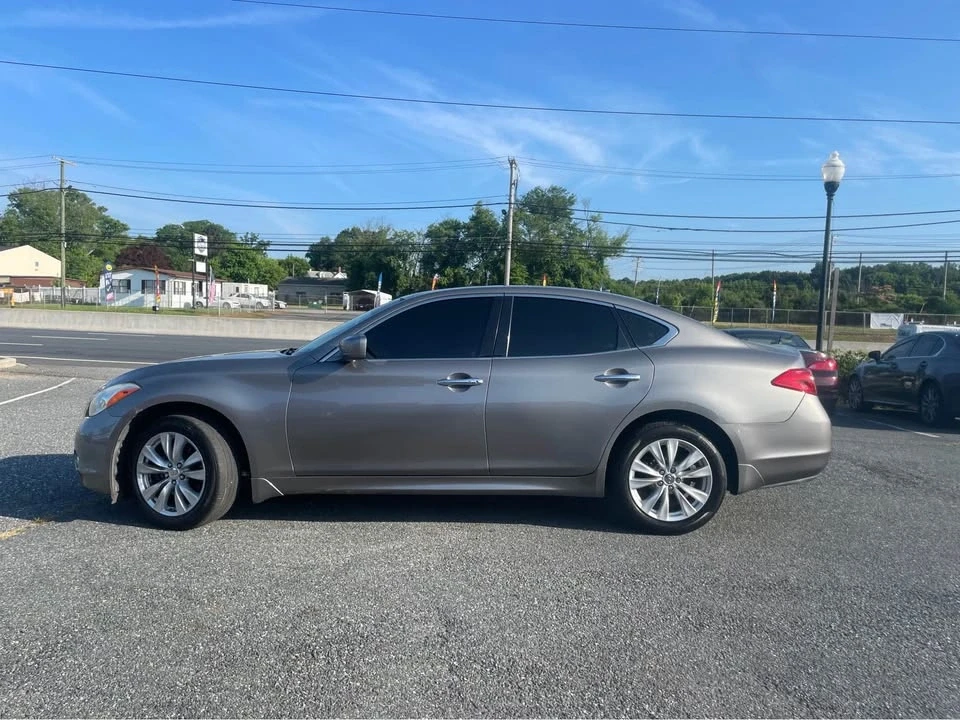 2013 Infiniti M/Q70 4th Gen - Image 2 of 17