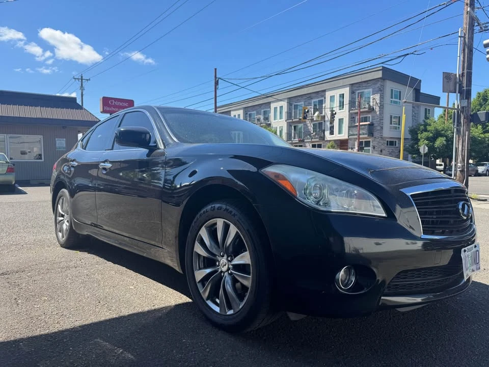 2013 Infiniti M/Q70 4th Gen - Image 2 of 8