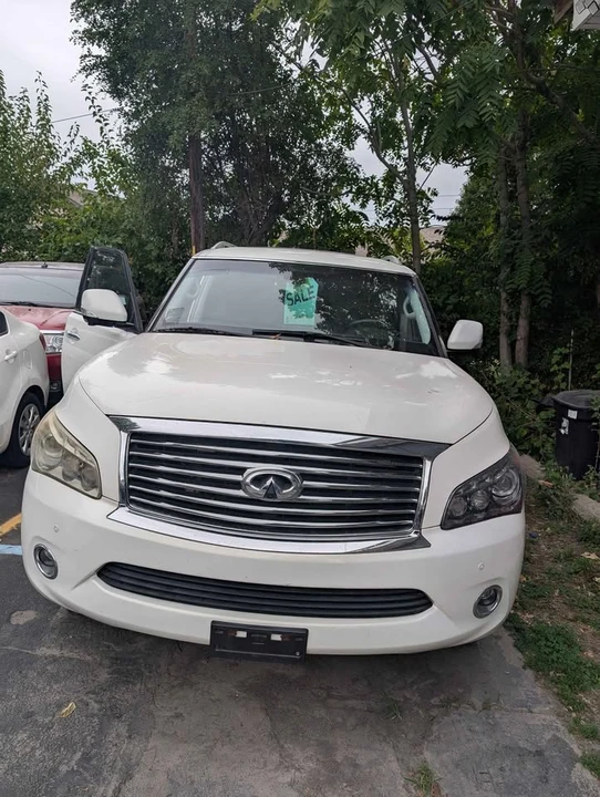 2013 Infiniti QX80 - Image 2 of 4