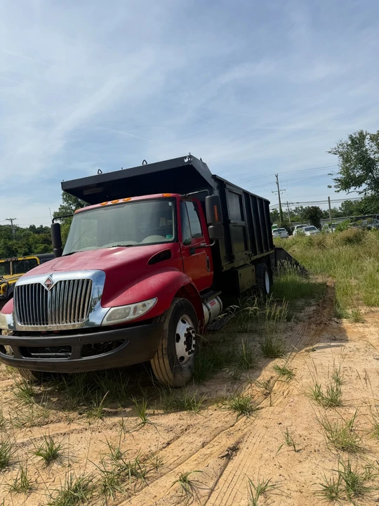 2013 International Harvester Loadstar - Image 2 of 5