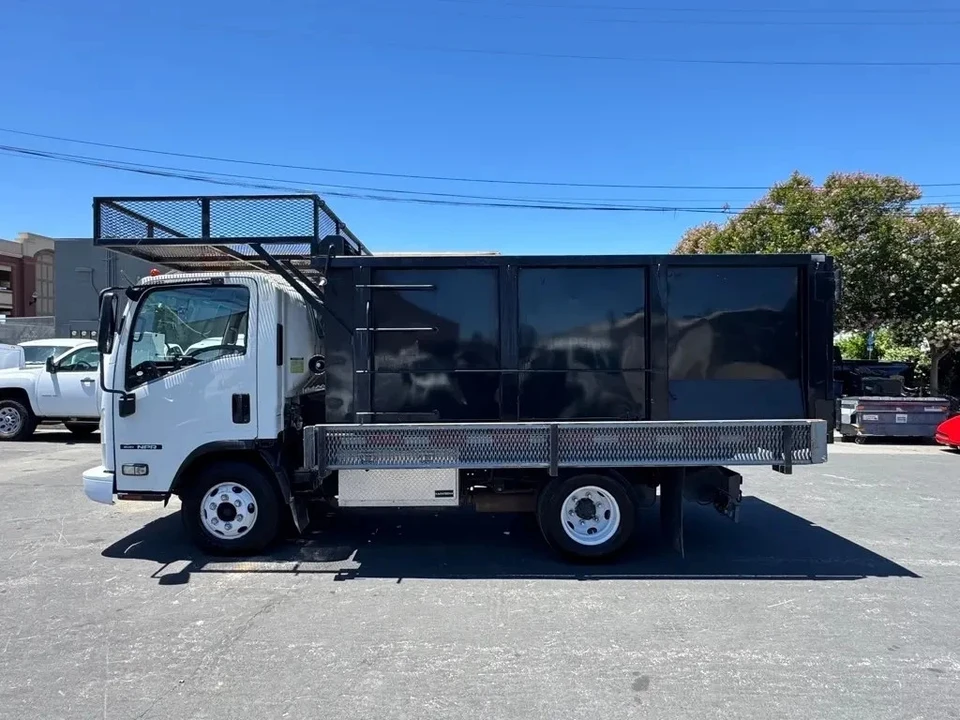 2013 Isuzu Elf - Image 7 of 16