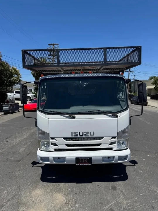 2013 Isuzu Elf - Image 3 of 16