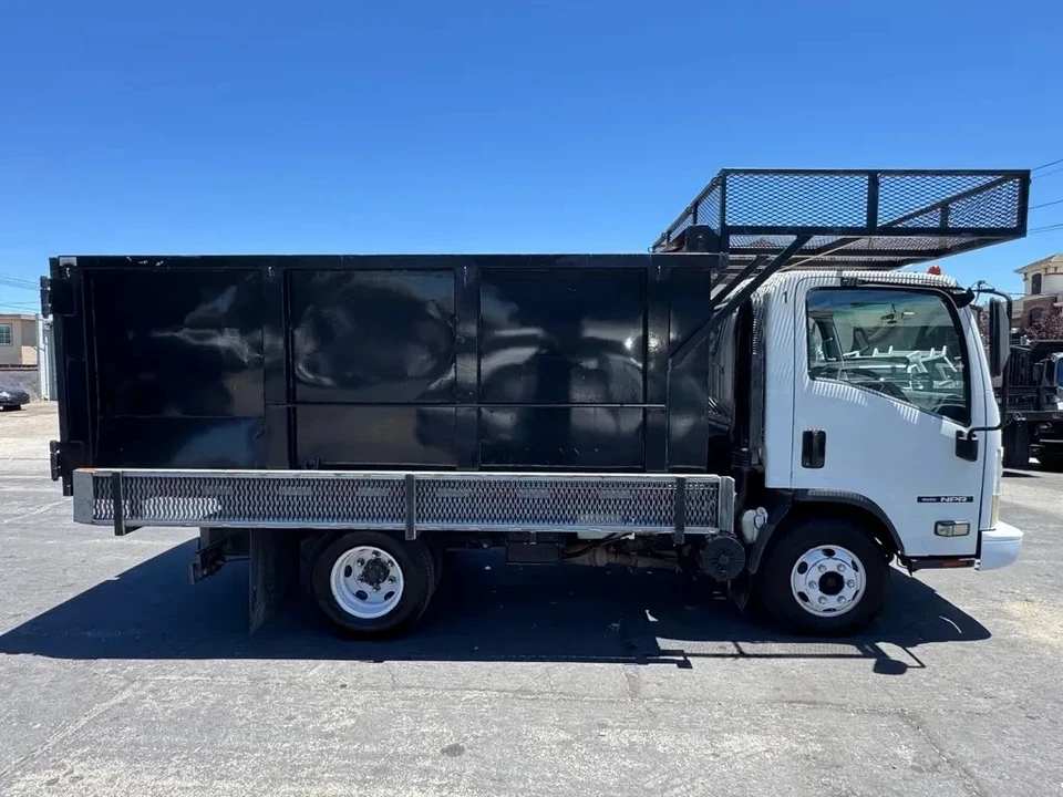 2013 Isuzu Elf - Image 6 of 16