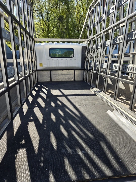 2013 Isuzu Elf - Image 8 of 31