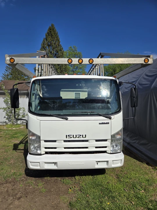 2013 Isuzu Elf - Image 3 of 31